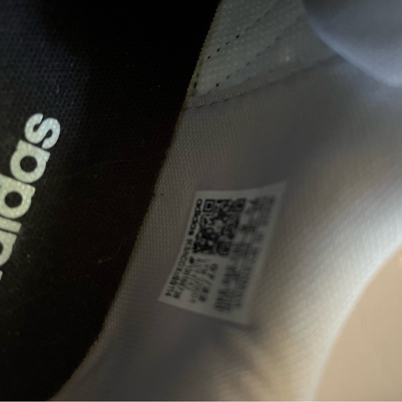 Women’s  Adidas Hoops 3.0  size 7.5 like new - Picture 6 of 6